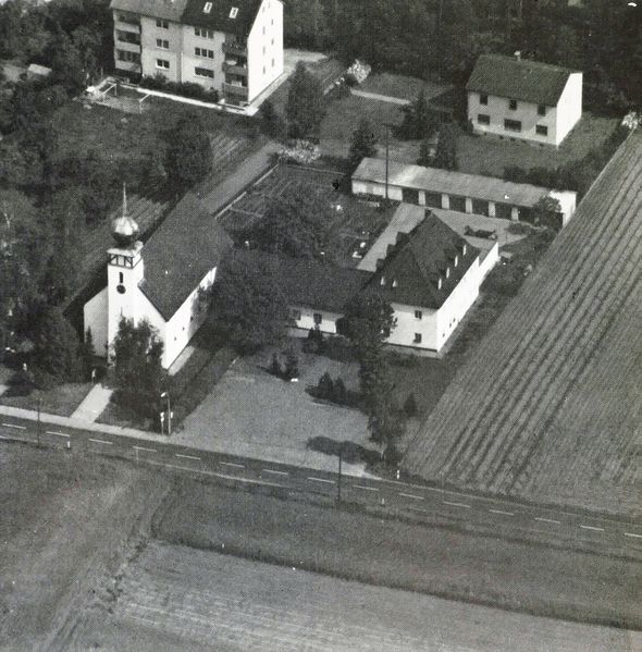 Datei:Herz Jesu Luftbild 1982.jpg