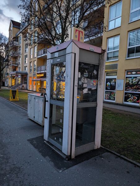 Datei:Telefonzelle Sonnenhof.jpg