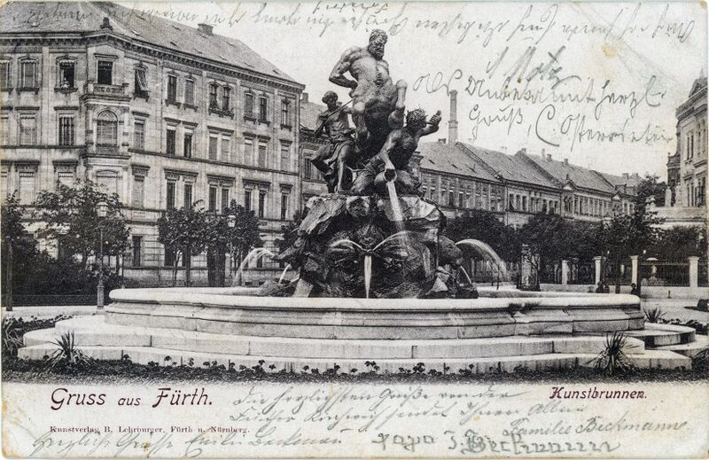 Datei:AK Kunstbrunnen gel 1900.jpg
