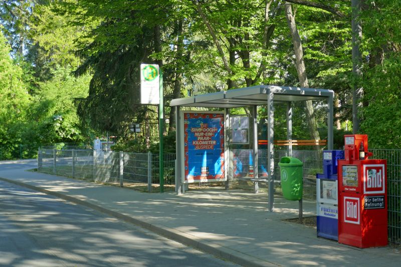 Datei:Rudolf-Schiestl-Straße Haltestelle 20200426 0033.JPG