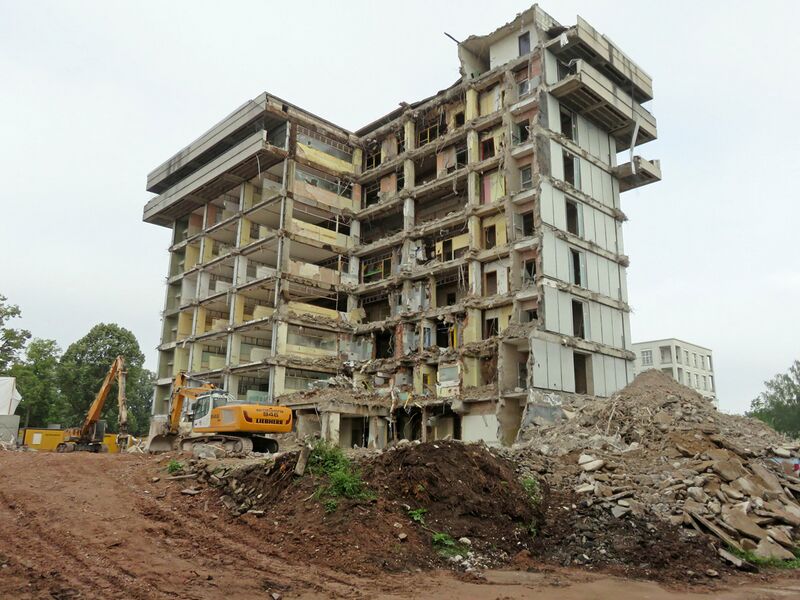 Datei:Abriss Kinderklinik 2016 - 03.JPG