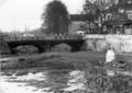 Der Sauweihergraben wird 1958 zugeschüttet, das Bächlein vom Scherbsgraben (Sauweiherbach) verrohrt. Die Brücke 1959 abgebrochen.