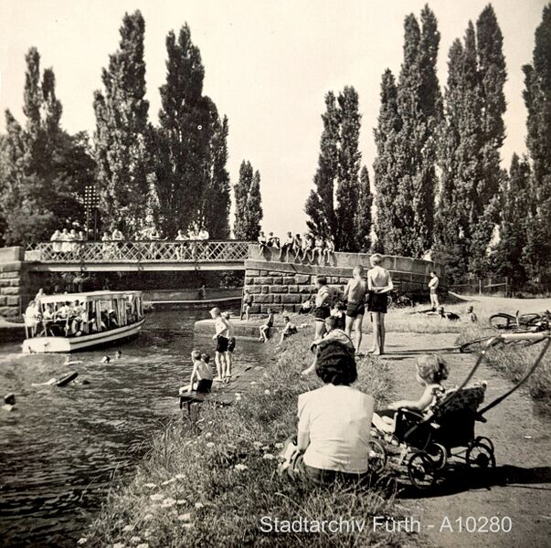 Datei:Kanal Doos Hansi.jpg