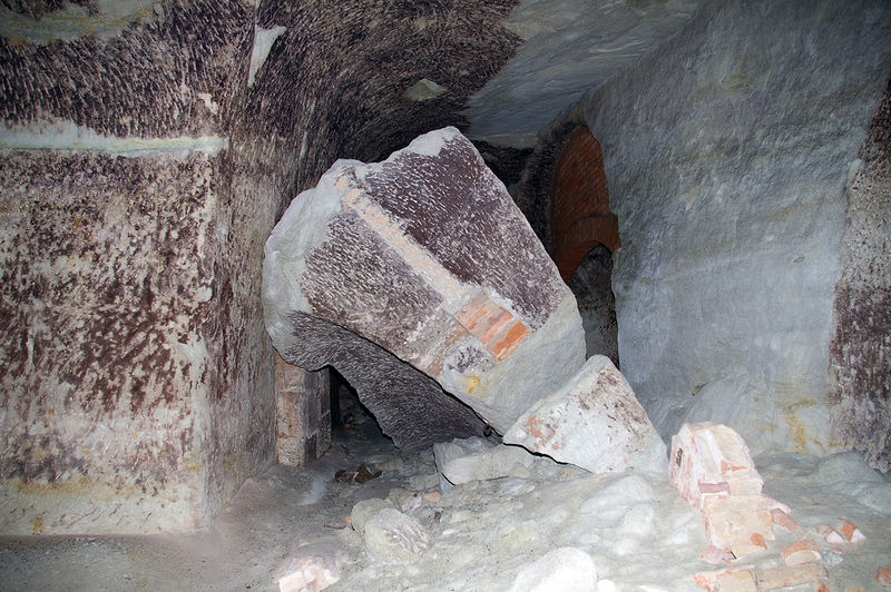 Datei:Bierkeller Burgfarrnbach 12.jpg