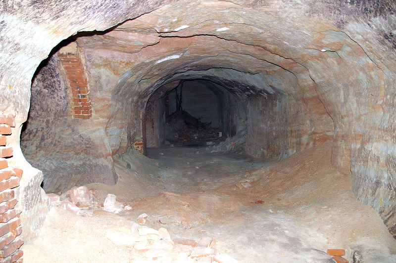 Datei:Bierkeller Burgfarrnbach 9.jpg