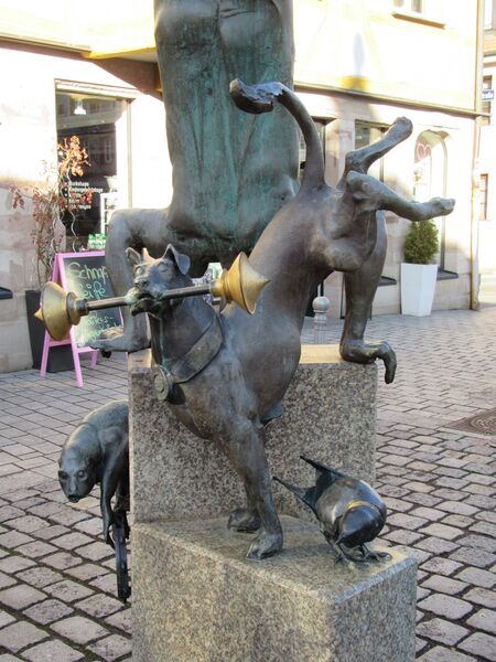 Datei:Gauklerbrunnen 2026 Tier-Details 6.JPG