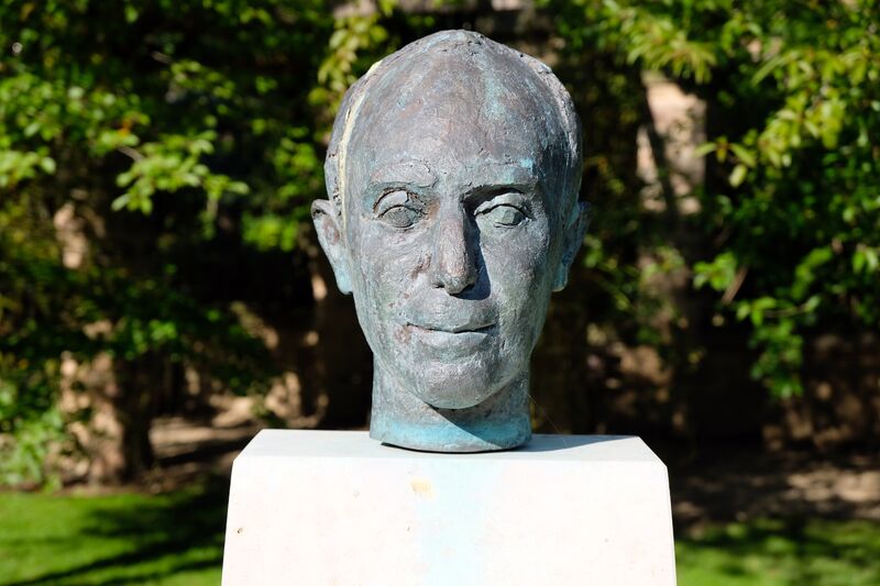 Datei:Büste Schiller 2017.jpg