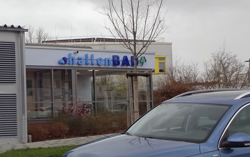 Datei:Hallenbad Stadeln 2.jpg