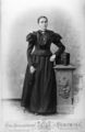 selbstbewusste und modische Bauersfrau Kunigunda Roming ( + 1904) von Stadeln, Aufnahme vom Königl. Bay. Hofphotographen Schildknecht Nachf. aus Fürth, 1895
