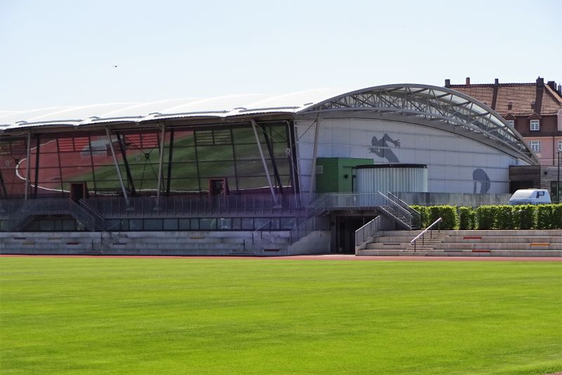 Datei:Julius-Hirsch-Sportzentrum 2020.2.jpg