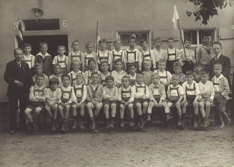 Datei:Lippert Familienalbum (8).jpg