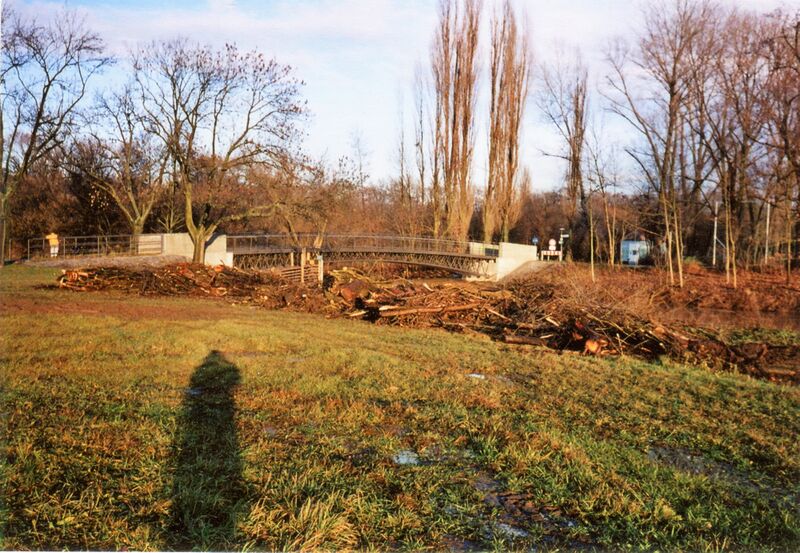 Datei:NL-FW 04 2383.0 KP Schaack Abholzaktion Käppnersteg 9.12.2007.jpg