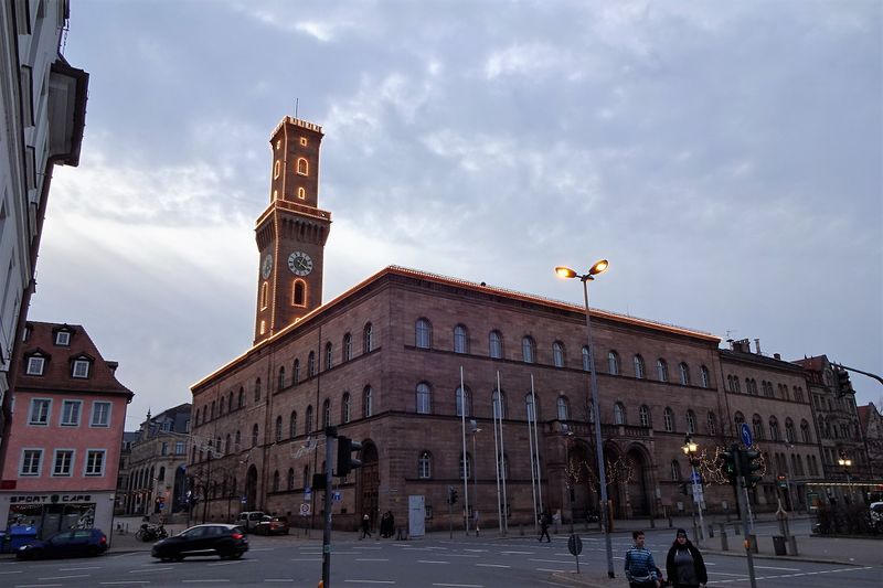 Datei:Rathaus im Dez. 2019.jpg