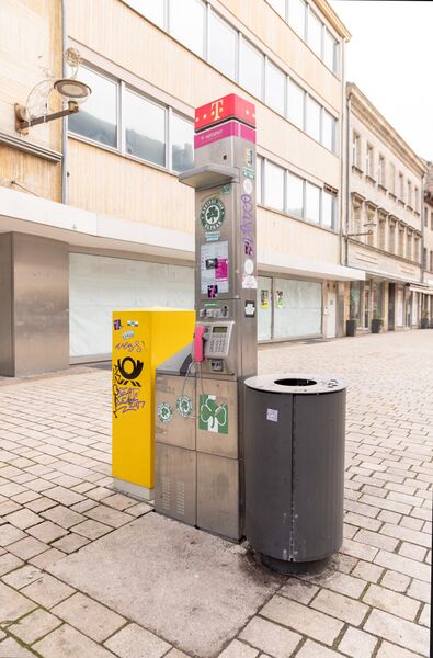 Datei:Telefonsäule Eiscafe Claudio Dez 2022.jpg