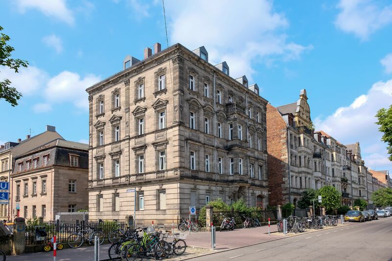 Datei:Karolinenstraße 42 Juni 2023.jpg