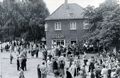 Verkaufsladen im ehem. Beamtenhaus vor dem Klinikum Fürth, ca. 1950 – 9&nbsp;000. Bild in FürthWiki