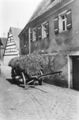 rechts Bauernhof Franz (Gäslas Franz) <!--LINK'" 0:45-->, im Hintergrund die Fachwerkscheune (heute 2023 im gleichen Zustand) vom Gebäude <!--LINK'" 0:46-->, 1936