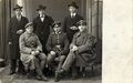 Soldatengruppe mit Hut um 1915.jpg