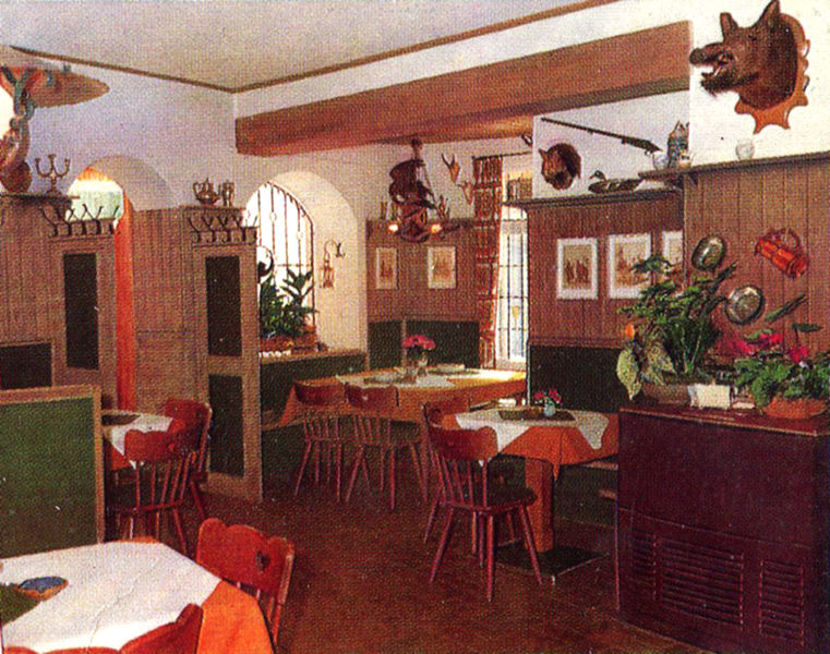 Datei:Fischhäusla Gastraum.jpg