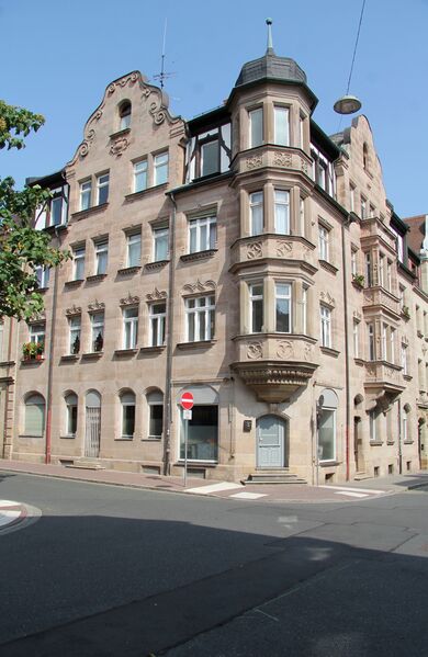 Datei:Fürth Marienstr 8 x2 D-5-63-000-801.JPG