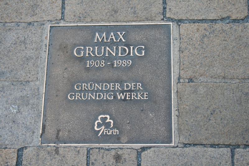 Datei:Ehrenweg Max Grundig.JPG