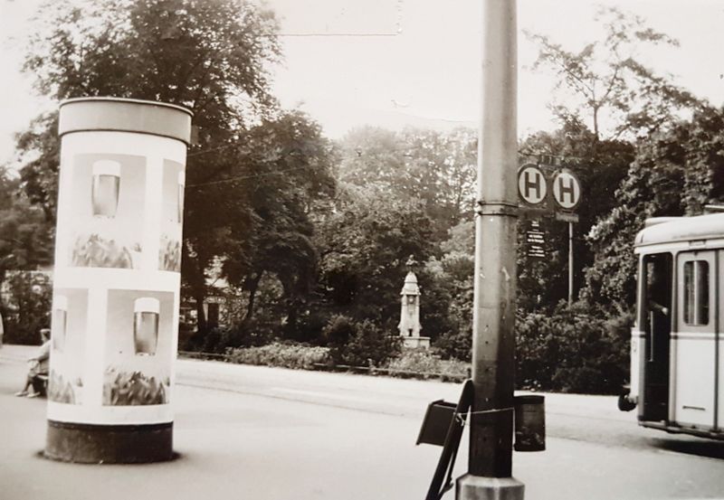 Datei:Blick auf Brunnen.jpg