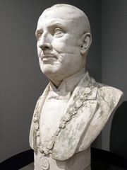 Robert Wild Büste 1.jpg