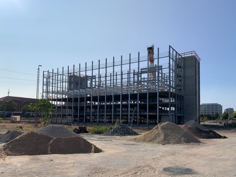 Datei:Parkhaus Gebhardtstraße Okt 2020.jpg