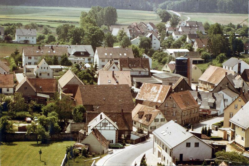 Datei:Burgfarrnbach Blick vom Turm 1991 7.jpg