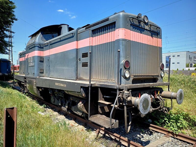 Datei:2025-05-13 Diesellok BR212 Fa. Hubert (1).jpg