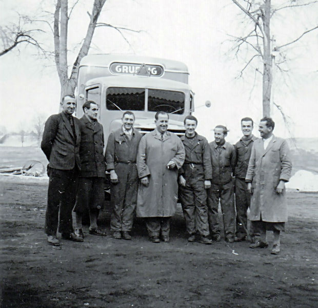 Datei:Grundig Fuhrpark 16 Kurgartenstraße.jpg