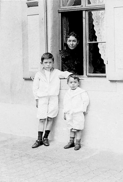 Datei:Ehefrau und Kinder Heinrich Langhans.jpg