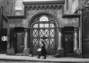 Eingang zur Synagoge A2977d.jpg