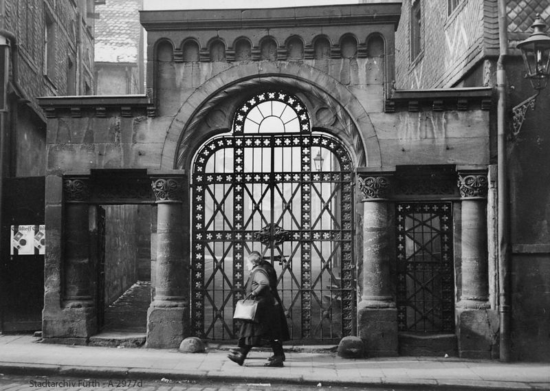 Datei:Eingang zur Synagoge A2977d.jpg