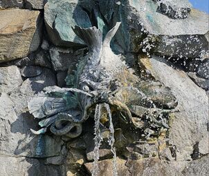 2025 08 23 Centaurenbrunnen Detail3.jpg