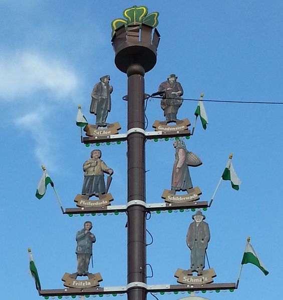 Datei:Kärwabaum zuschnitt.jpg