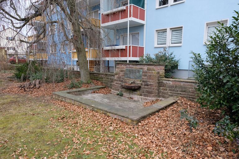 Jacob Eckart Brunnen 2.jpg