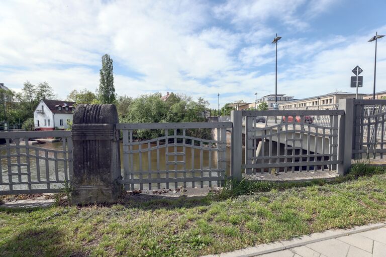 Geländer Maxbrücke April 2024.jpg