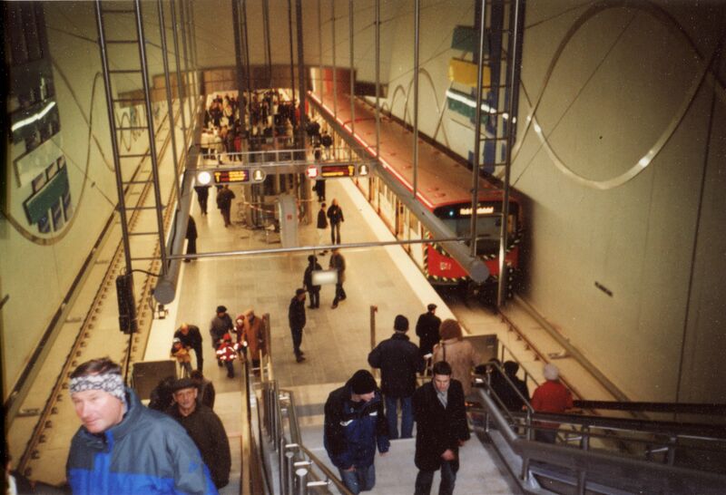 Datei:NL-FW 04 2134 KP Schaack U-Bahnhof Klinikum 4.12.2004.jpg