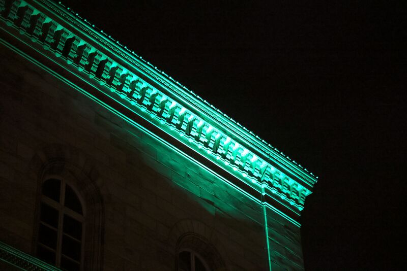 Datei:Rathaus weiß-grün 2022 2.jpg