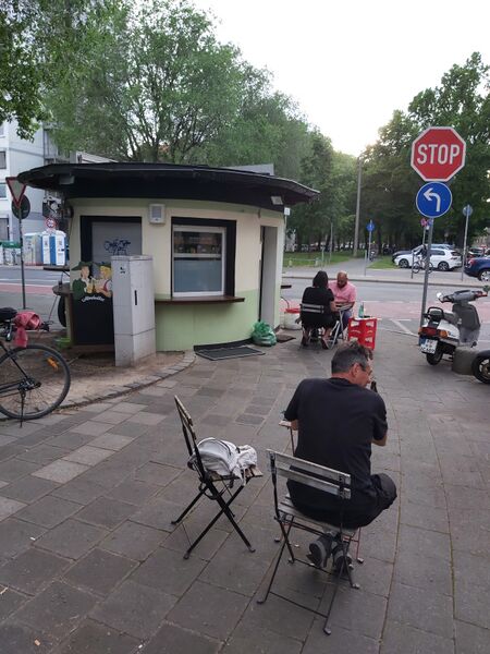 Datei:Kiosk 762 2022.05.22 19.41.jpg