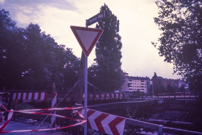 Datei:NL-FW 05 0455 KP Schaack Fürth Reste Dambacher Brücke 29.8.1986.jpg