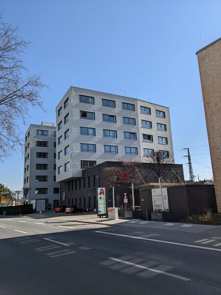 Datei:GS 28 am Parkhaus 03 2022.jpg