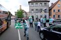 Fans bei der Aufstiegsfeier 2021 der Spielvereinigung vor der Gustavstraße im Mai 2021
