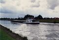 Schiffsverkehr auf den <a class="mw-selflink selflink">Main-Donau-Kanal</a> Höhe <!--LINK'" 0:154-->. Im Hintergrund die Westseite der <!--LINK'" 0:155--> im August 1996