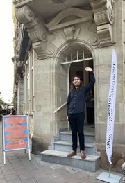 2021-09-23 Daniel Ernst vor Gustavstrasse 12.jpg