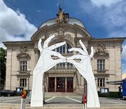 Stadttheater Streetart Lesen 2020.jpg