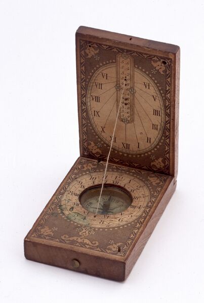 Datei:Stockert Klappsonnenuhr.jpg