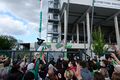 Fans bei der Aufstiegsfeier 2021 der Spielvereinigung vor dem Fußballstation unmittelbar nach dem Spiel am letzten Spieltag gegen Fortuna Düsseldorf, Mai 2021