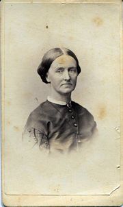 Schildknecht Frau mit strenger Frisur.jpg